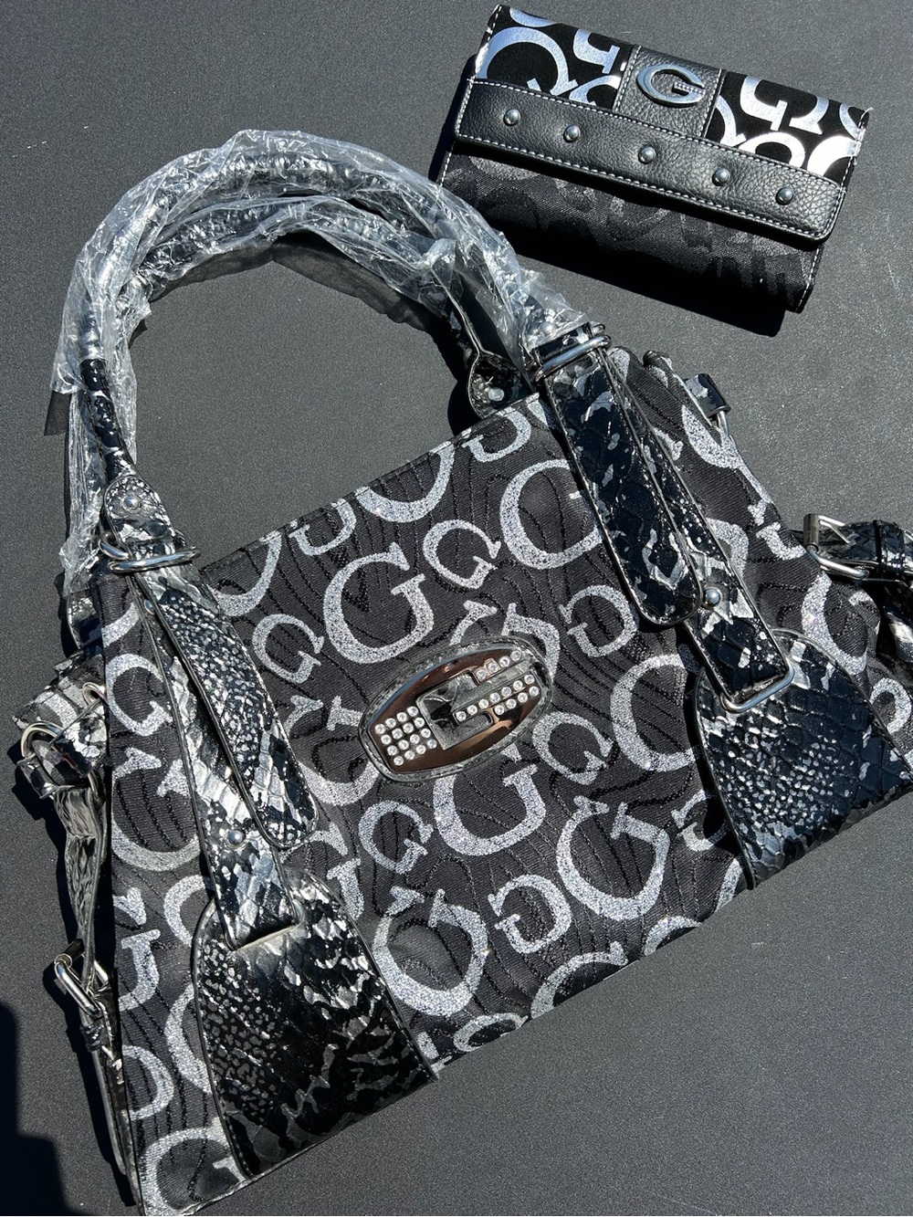 Black Guess Purse and Wallet